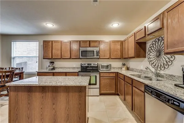 $3,200 | 13034 Ambrose Drive, Frisco, TX 75035