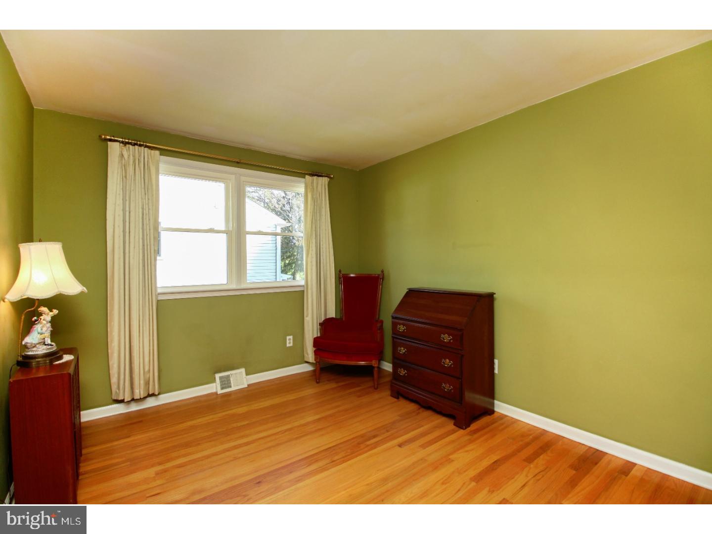 700 West Rolling Road Springfield, PA 19064 - Photo 17 of 25 Bedroom 2