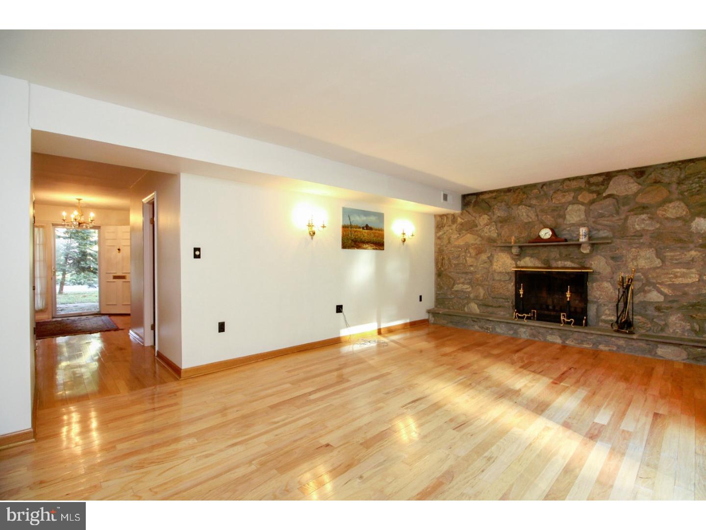 700 West Rolling Road Springfield, PA 19064 - Photo 21 of 25 Family Room
