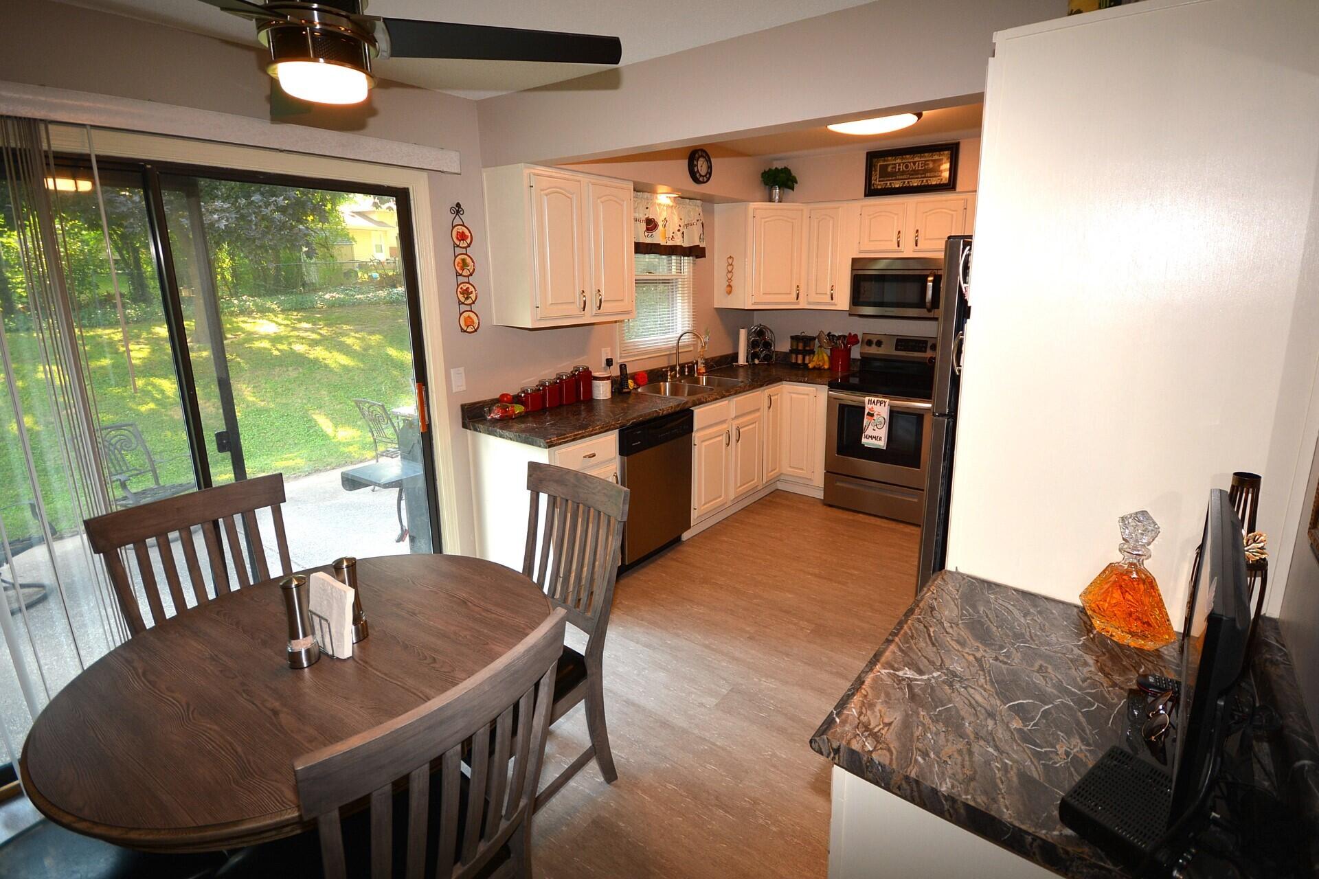 621 Piccadilly Road Kalamazoo, MI 49006 - Photo 4 of 20 thumbnail_DEP_9279