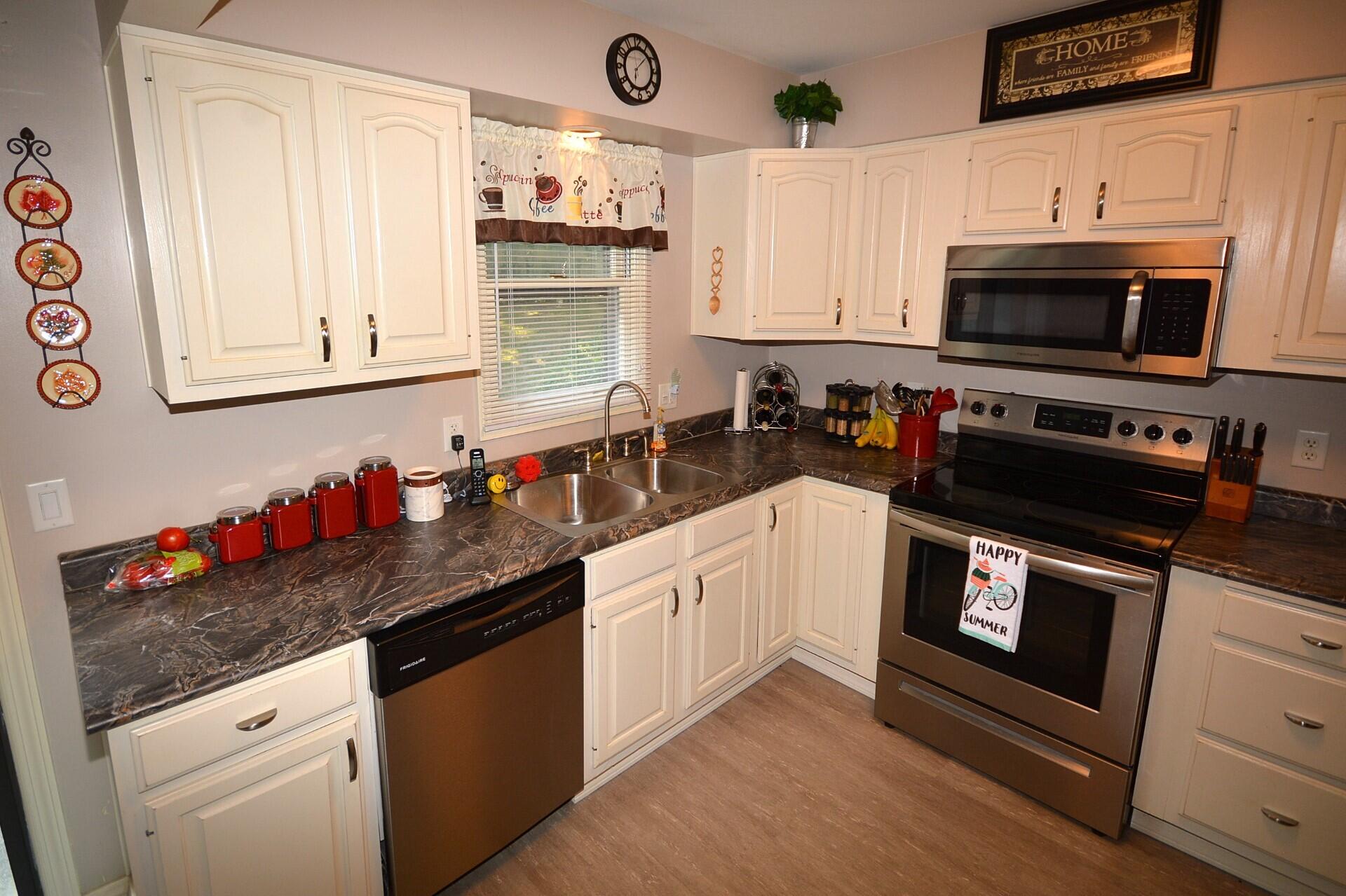 621 Piccadilly Road Kalamazoo, MI 49006 - Photo 5 of 20 thumbnail_DEP_9284