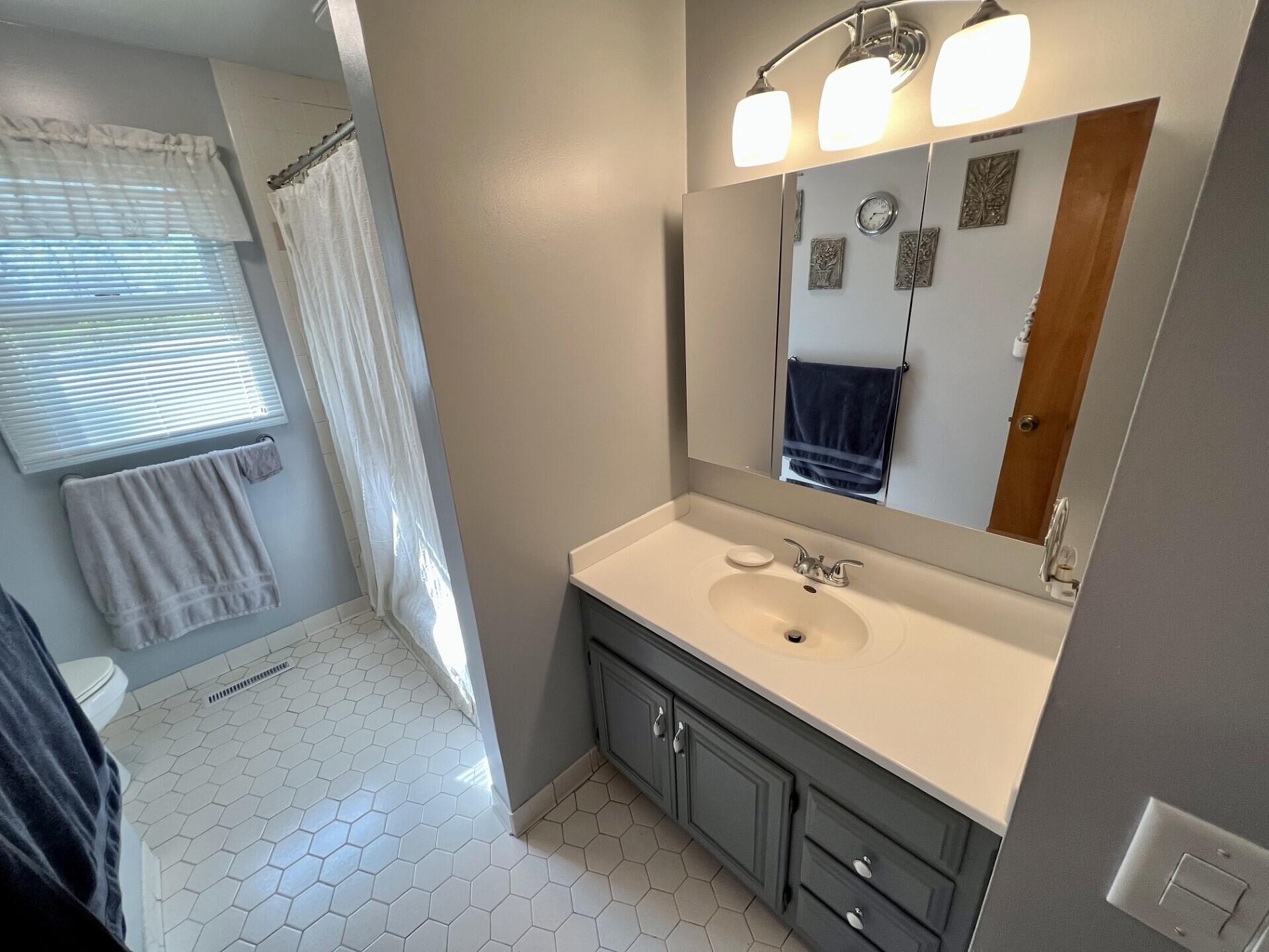 621 Piccadilly Road Kalamazoo, MI 49006 - Photo 8 of 20 thumbnail_IMG_5793