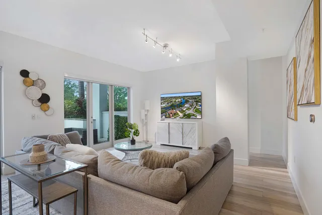 $2,195,000 | 155 East Boca Raton Road, Unit TH3, Boca Raton, FL 33432