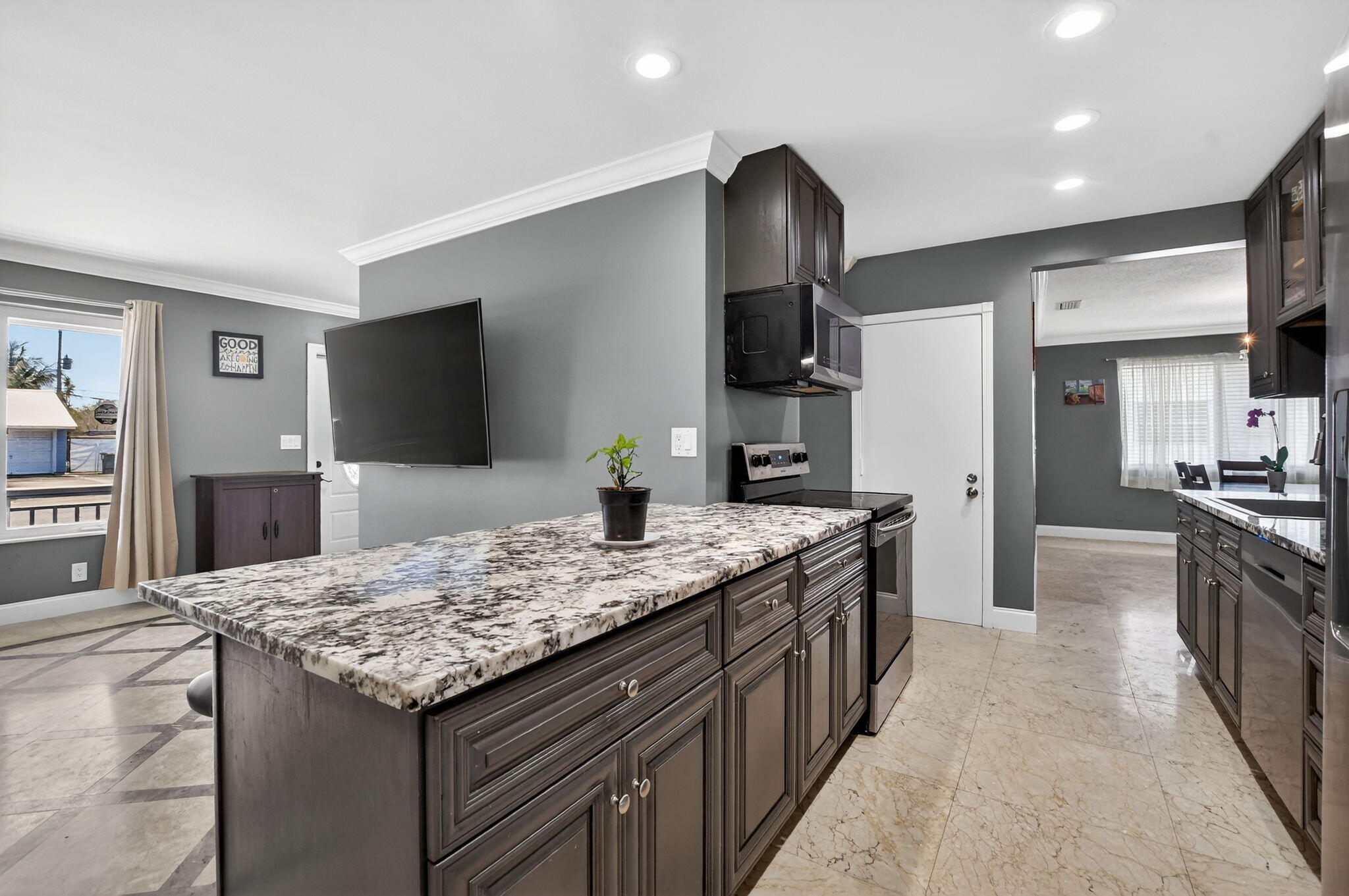 257 Southwest 5th Street Boca Raton, FL 33432 - Photo 13 of 61 Galley Kitchen