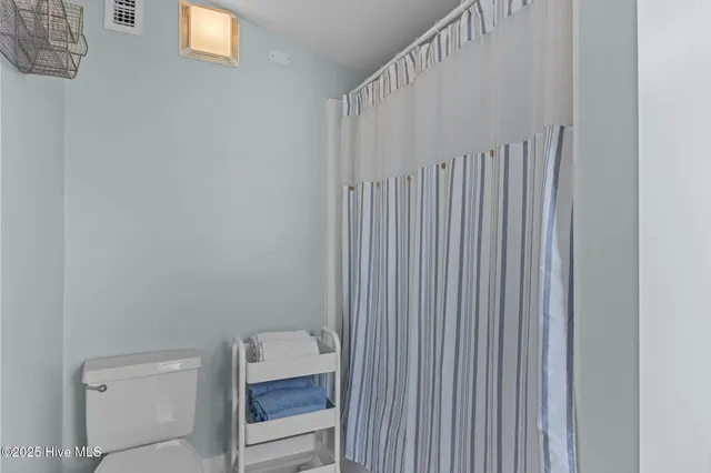 $2,250 | 1406 Evans Street, Unit B, Morehead City, NC 28557