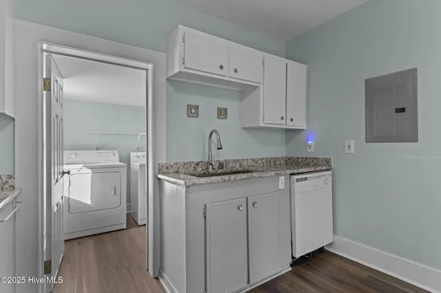 $2,250 | 1406 Evans Street, Unit B, Morehead City, NC 28557