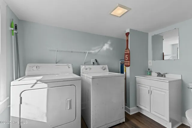 $2,250 | 1406 Evans Street, Unit B, Morehead City, NC 28557