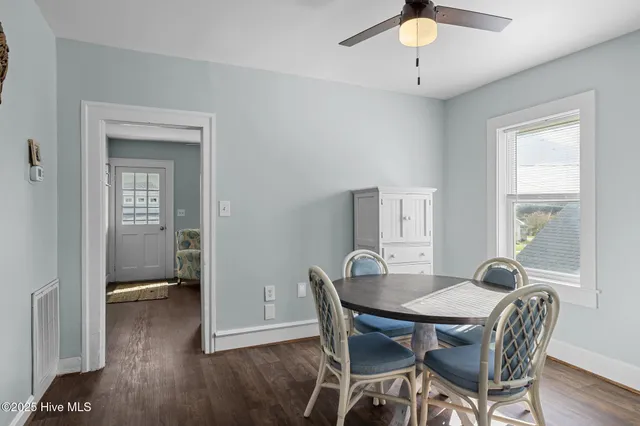 $2,250 | 1406 Evans Street, Unit B, Morehead City, NC 28557