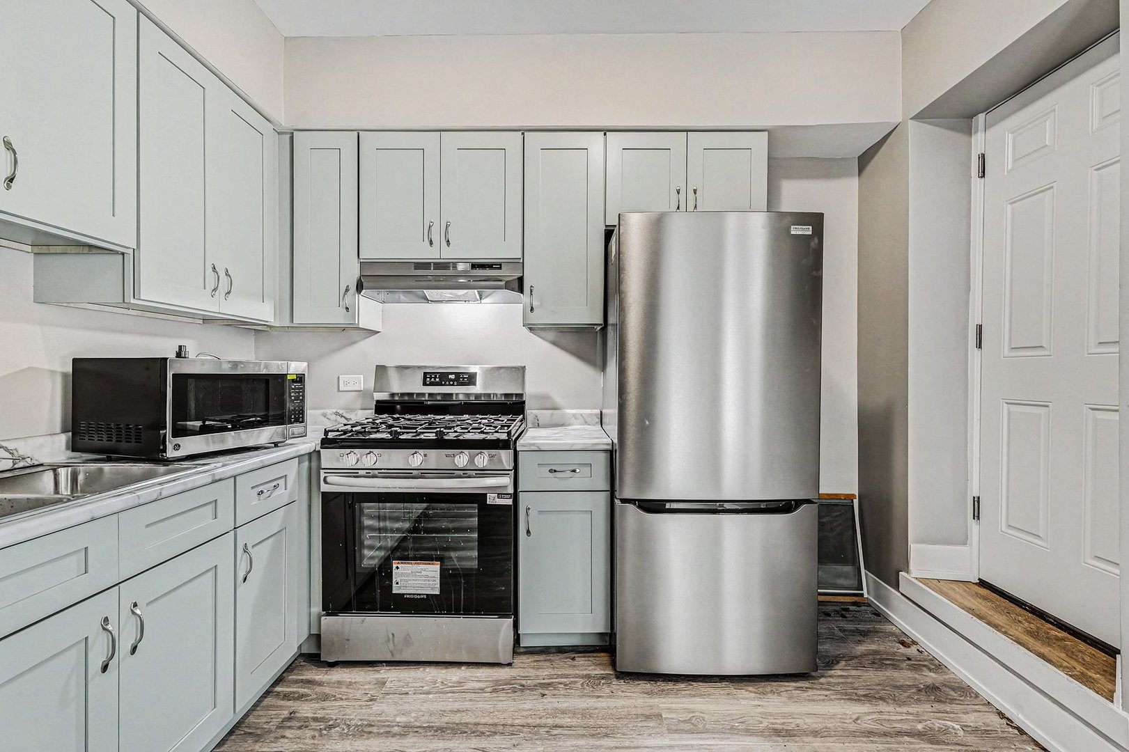 1503 West Taylor Street, Unit 2 Chicago, IL 60607 - Photo 8 of 14