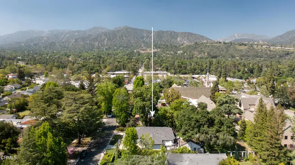 $3,988,000 | 4428 Oakwood Avenue, La Canada Flintridge, CA 91011
