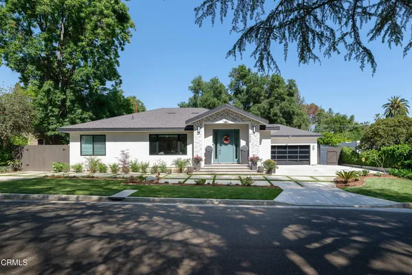 $3,988,000 | 4428 Oakwood Avenue, La Canada Flintridge, CA 91011