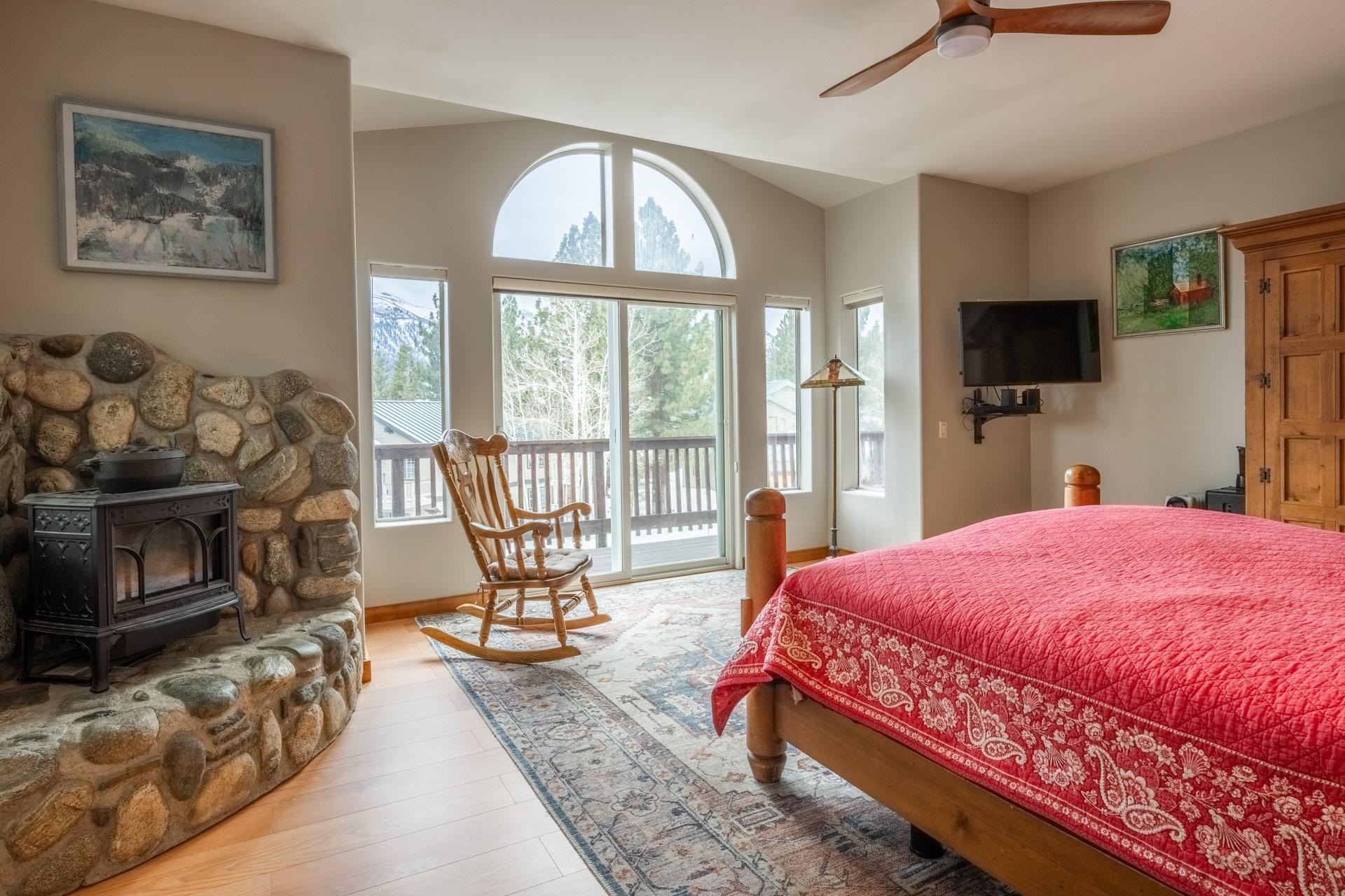 323 Wagon Wheel Road Mammoth Lakes, CA 93546 - Photo 15 of 38 Gallery Image 15
