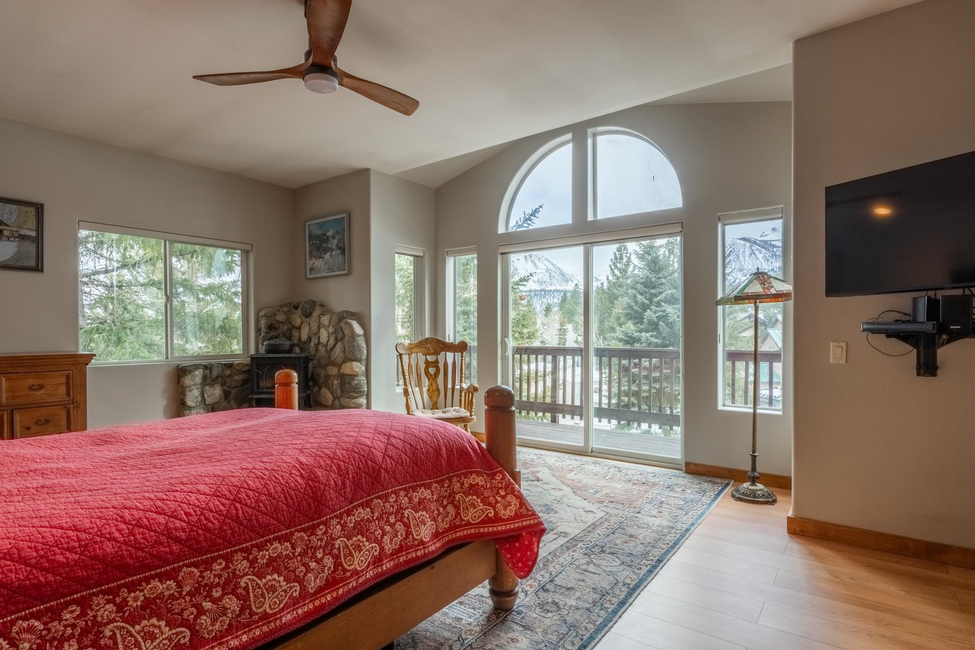 323 Wagon Wheel Road Mammoth Lakes, CA 93546 - Photo 16 of 38 Gallery Image 16