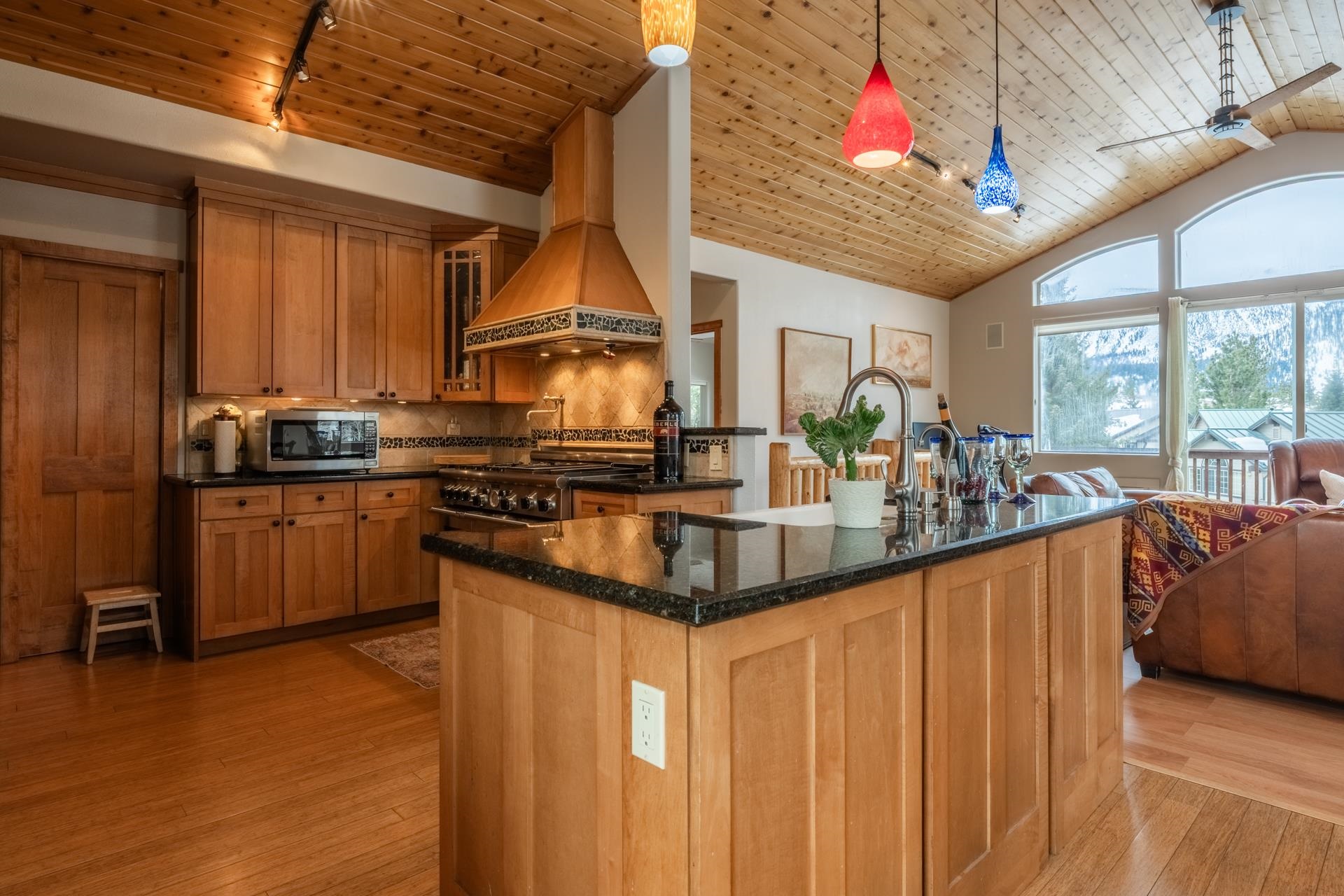 323 Wagon Wheel Road Mammoth Lakes, CA 93546 - Photo 2 of 38 Gallery Image 2