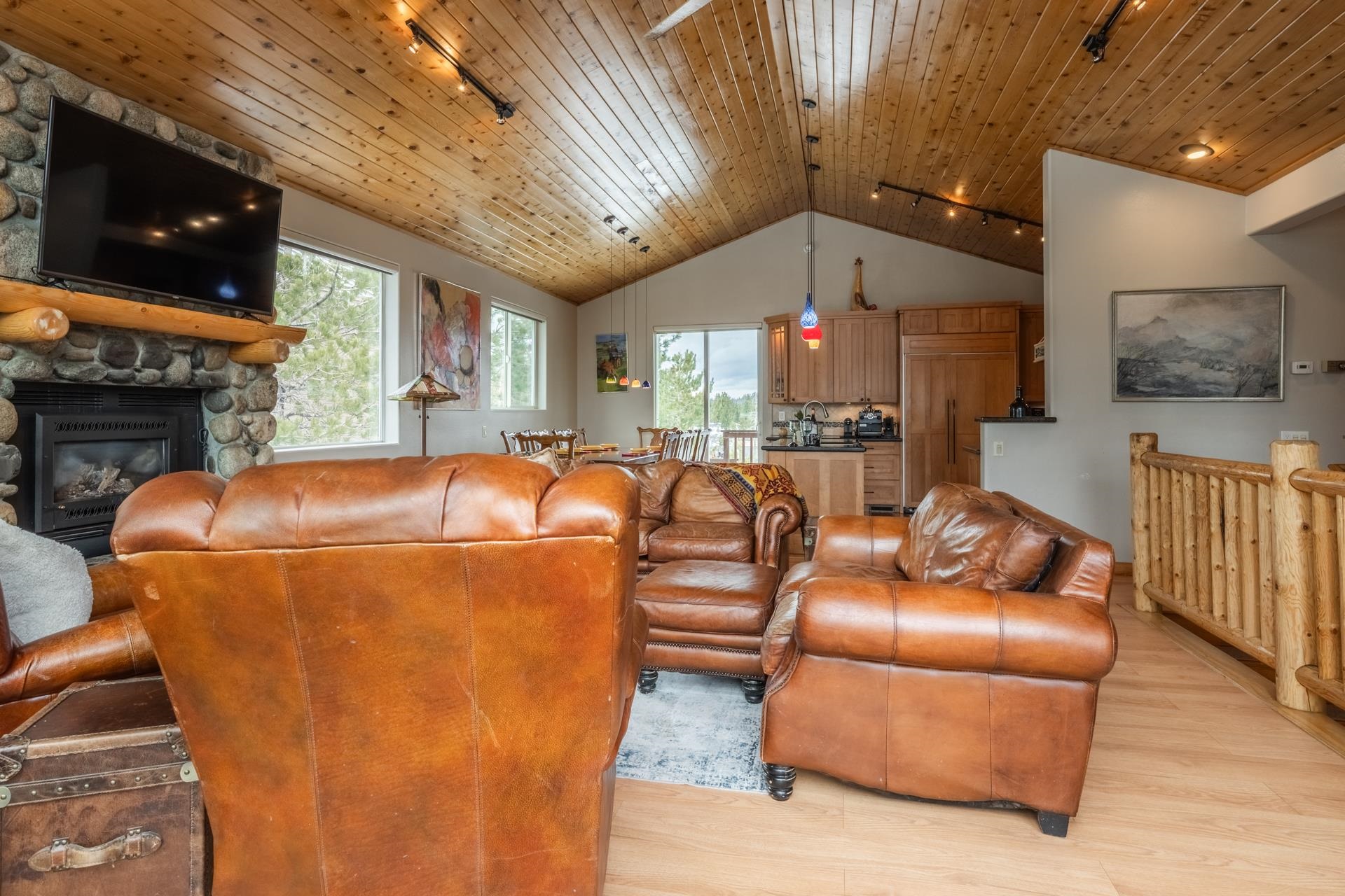 323 Wagon Wheel Road Mammoth Lakes, CA 93546 - Photo 9 of 38 Gallery Image 9