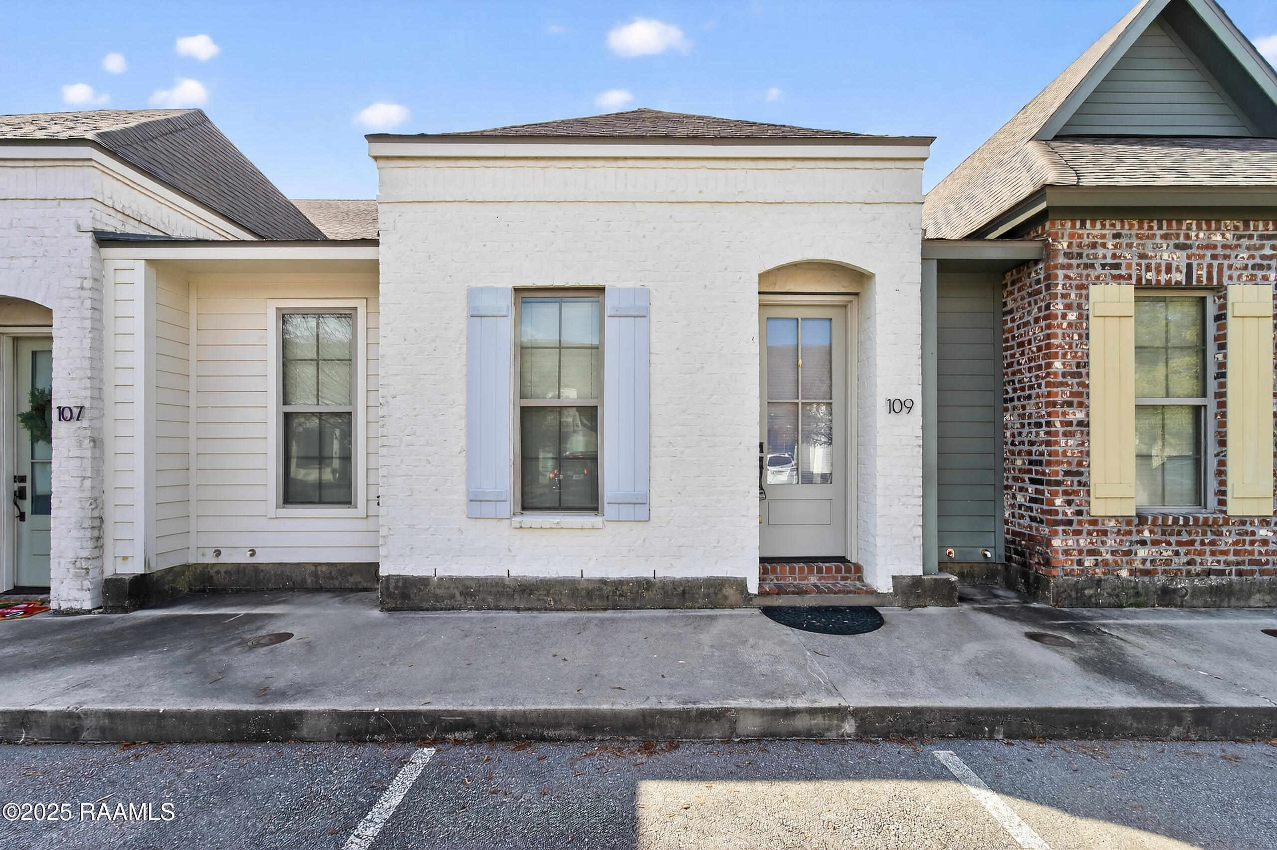 109 Rue Argenteuil Lafayette, LA 70506 - Photo 1 of 22 DSC01867