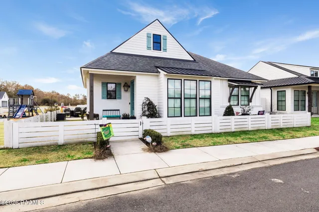 $394,800 | 101 Tea Rose Drive, Broussard, LA 70518