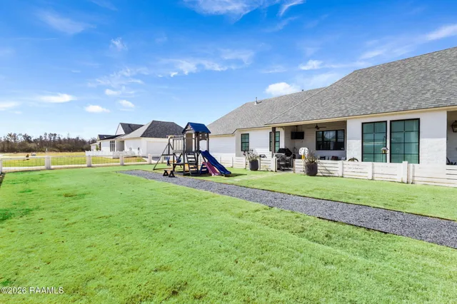 $394,800 | 101 Tea Rose Drive, Broussard, LA 70518