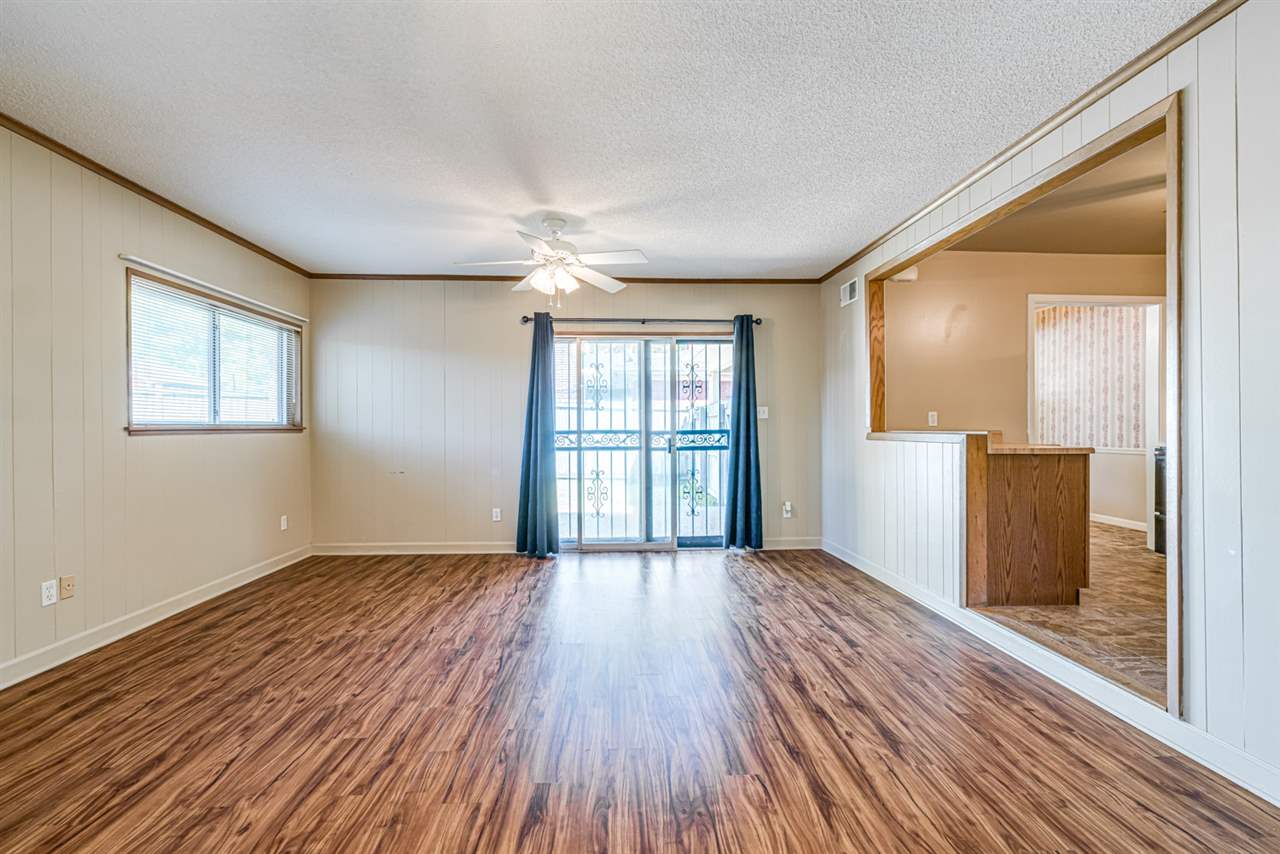 4862 Verne Road Memphis, TN 38117 - Photo 13 of 23 So much potential for this large den.