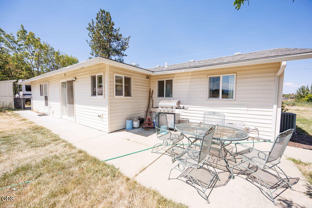 2941 Sylvia Road Medford, OR 97502 - Photo 26 of 34 Gallery Image 26