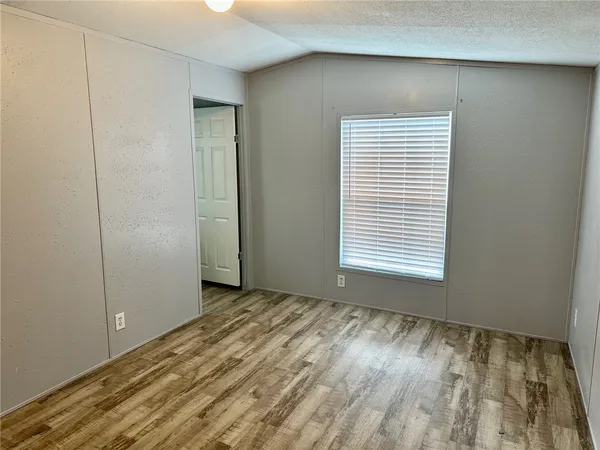 $1,325 | 1522 16th Street, Unit 5, Rockport, TX 78382