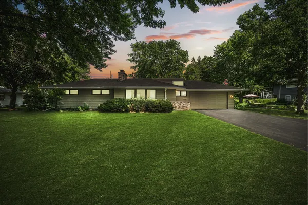 $450,000 | 2000 Ordway, Golden Valley, MN 55422