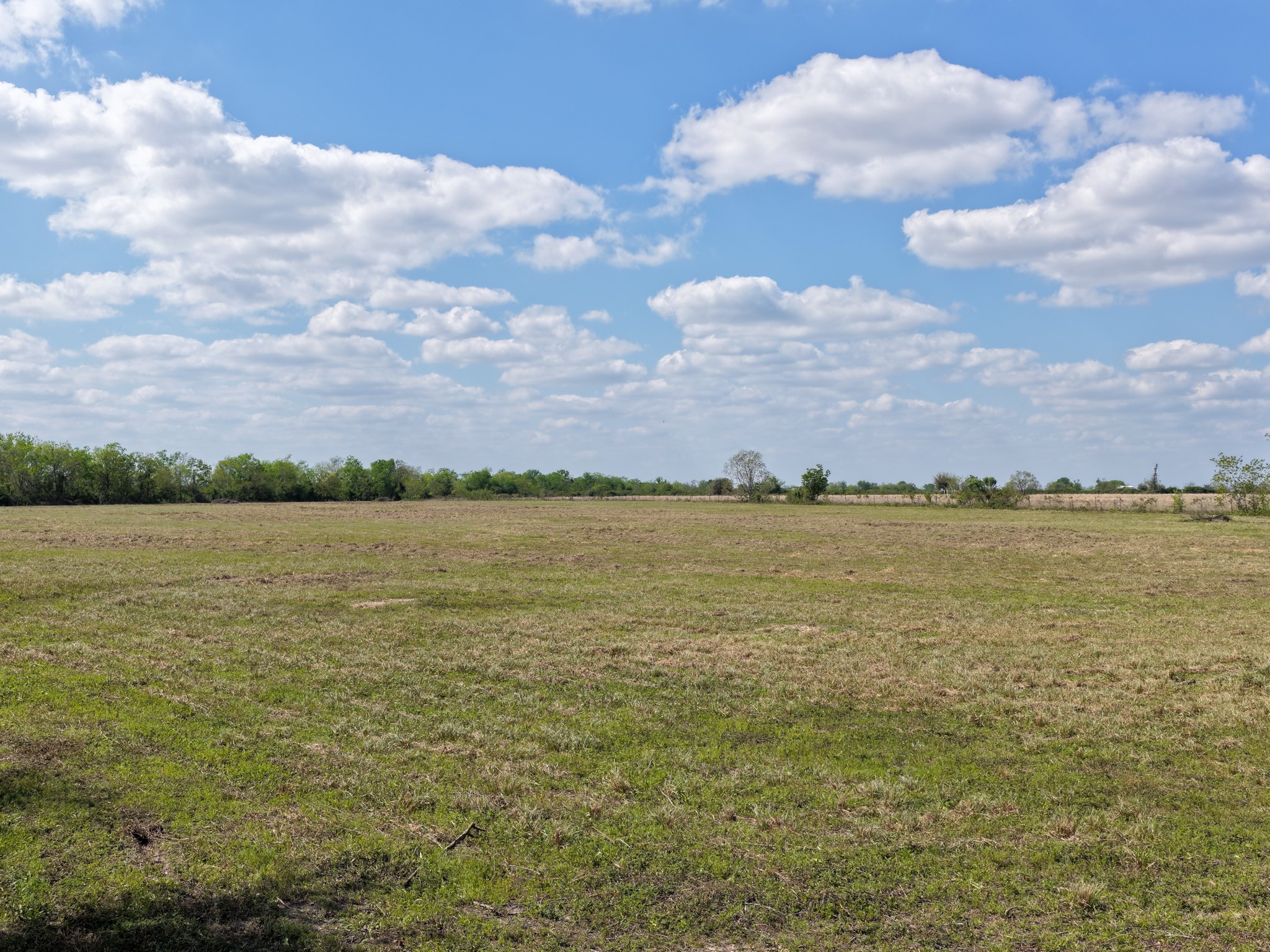 762 Cr 248 Road Lissie, TX 77454 - Photo 20 of 26 a view of a lake and mountain in the back