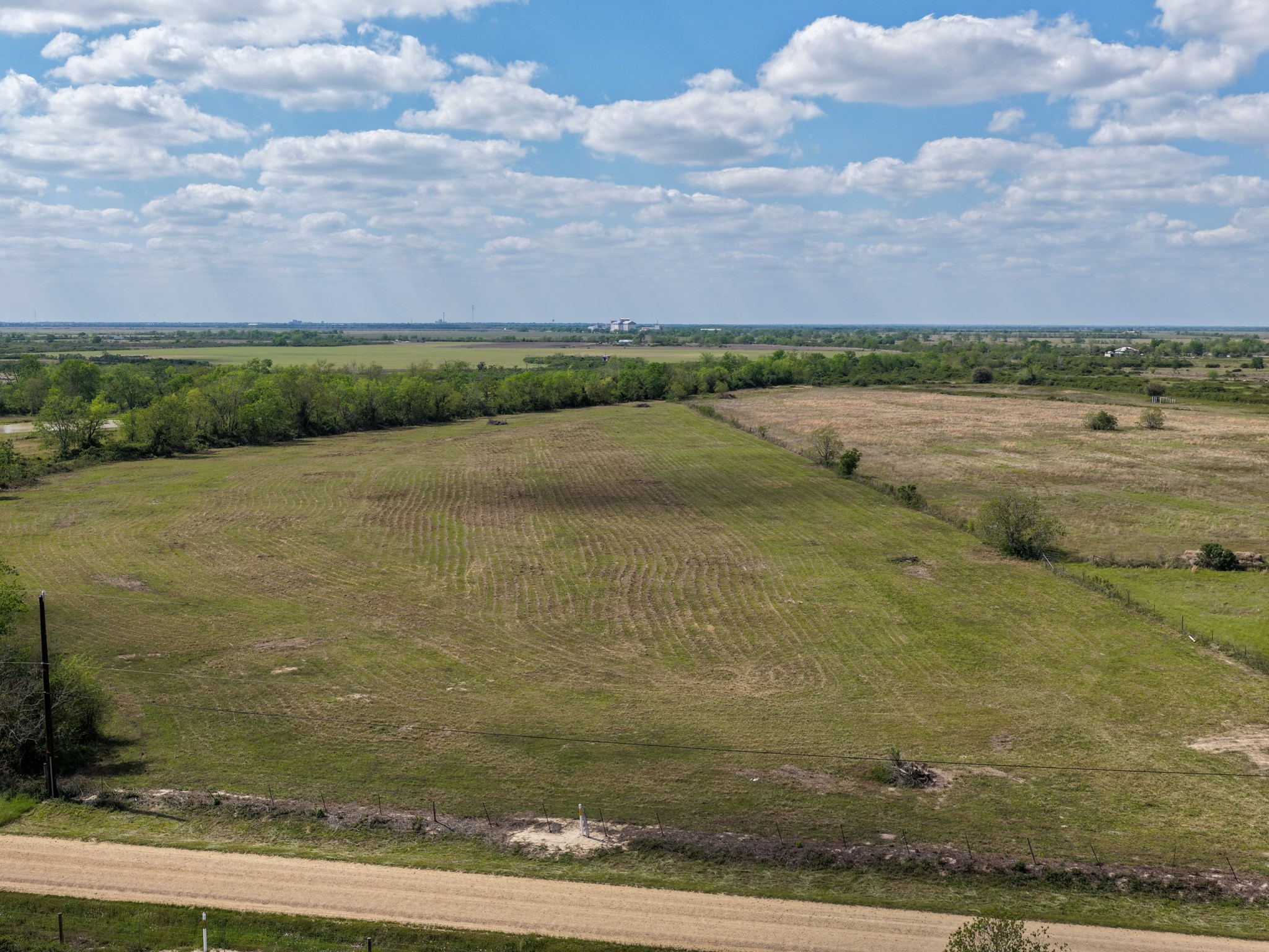 762 Cr 248 Road Lissie, TX 77454 - Photo 3 of 26 a view of an ocean and beach