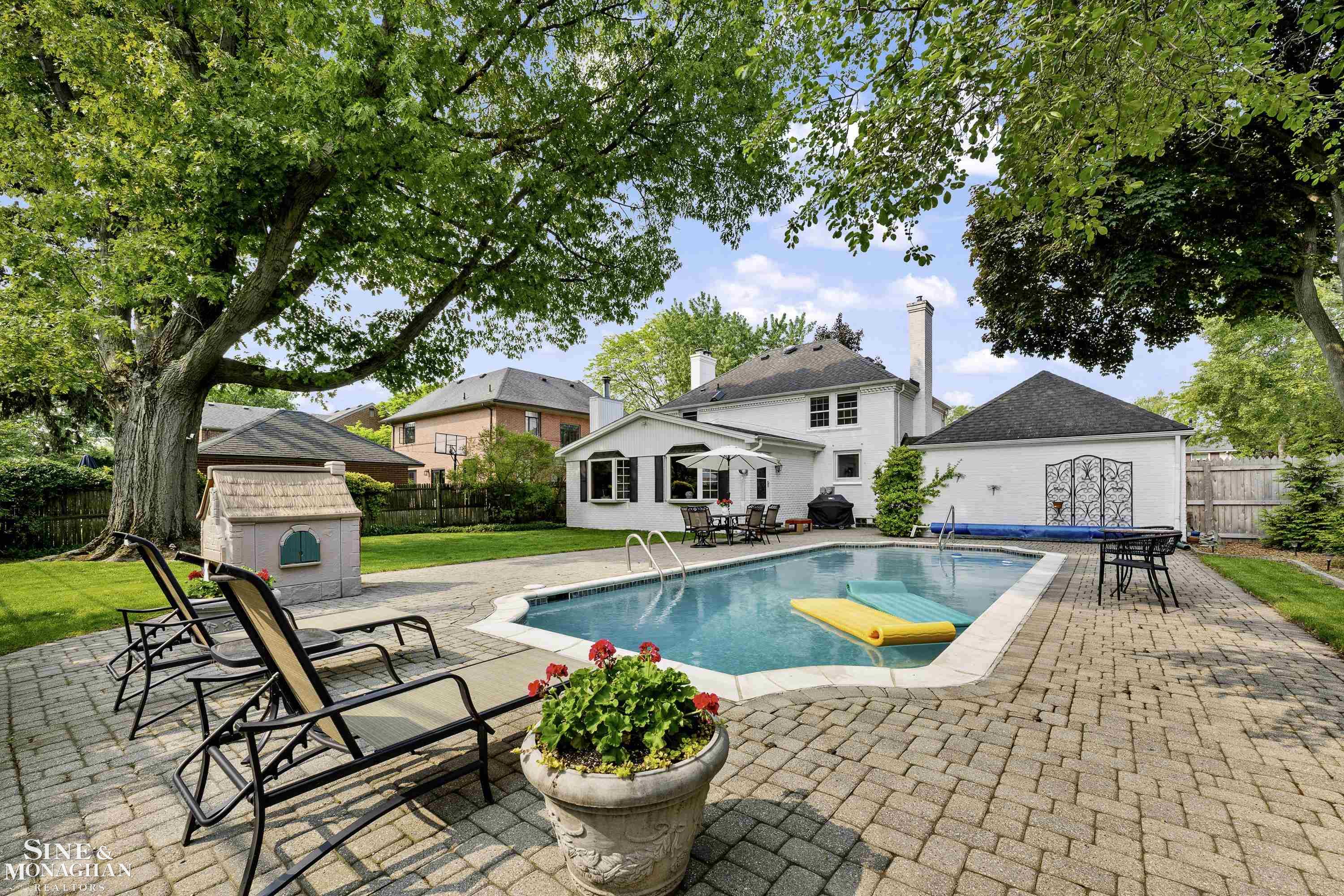 644 Pemberton Road Grosse Pointe, MI 48230 - Photo 2 of 43 50177874-daeb8242-41cf-407b-8ab1-ac0d2359750f.JPG