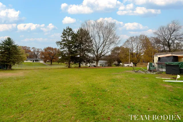 $139,900 | 42658 82nd Avenue, Decatur, MI 49045