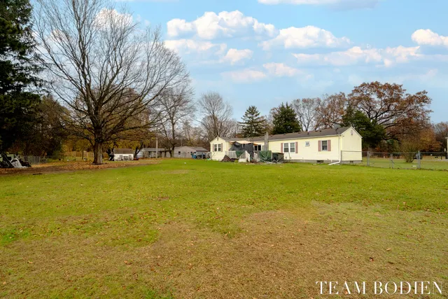 $139,900 | 42658 82nd Avenue, Decatur, MI 49045