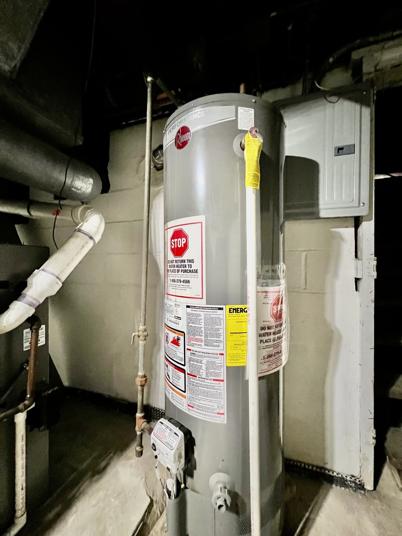 3437 Scott Street Franklin Park, IL 60131 - Photo 33 of 44 a utility room with dryer and washer