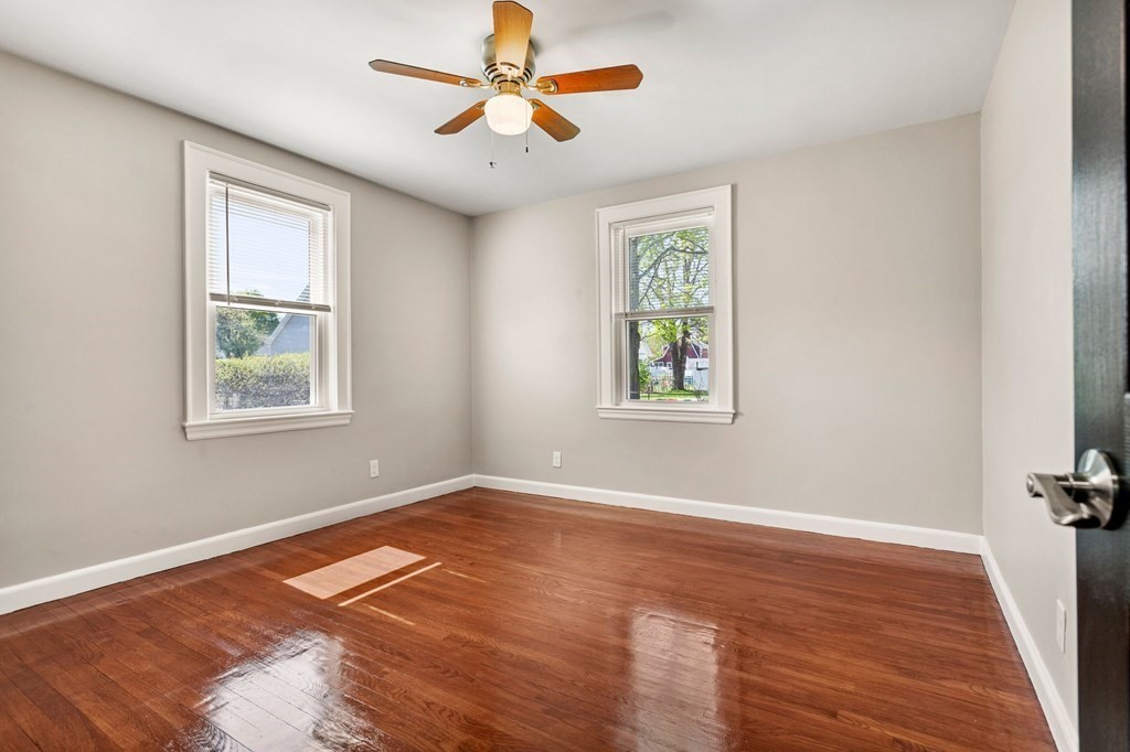 10 Hampton Street Saugus, MA 01906 - Photo 14 of 23