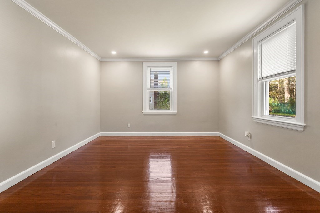 10 Hampton Street Saugus, MA 01906 - Photo 6 of 23