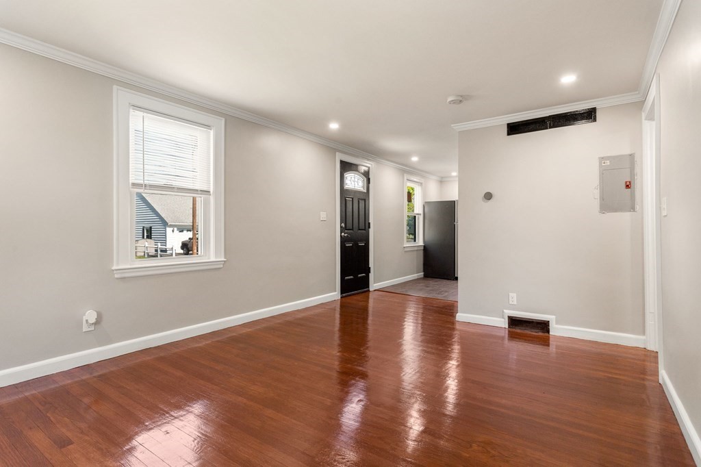 10 Hampton Street Saugus, MA 01906 - Photo 8 of 23