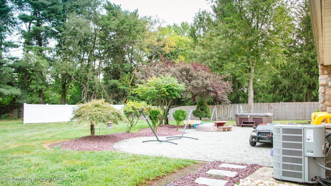 4 Brandon Road Marlboro, NJ 07746 - Photo 26 of 30 i22R7Bog.jpeg