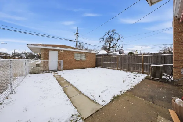 $324,900 | 3701 West 80th Street, Chicago, IL 60652