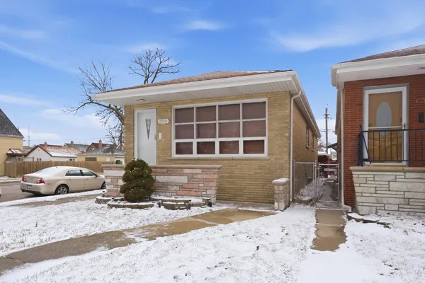 $324,900 | 3701 West 80th Street, Chicago, IL 60652