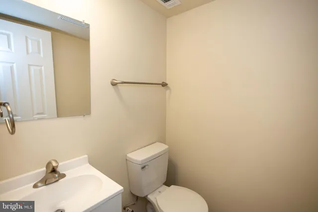 $2,442 | 8343 Irongate Way, Manassas, VA 20109