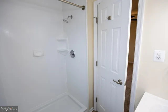 $2,442 | 8343 Irongate Way, Manassas, VA 20109