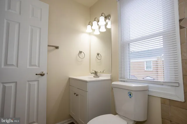 $2,442 | 8343 Irongate Way, Manassas, VA 20109