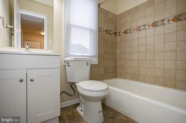 $2,442 | 8343 Irongate Way, Manassas, VA 20109