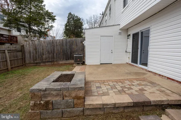 $2,242 | 8343 Irongate Way, Manassas, VA 20109