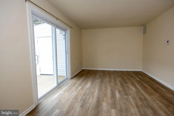 $2,242 | 8343 Irongate Way, Manassas, VA 20109
