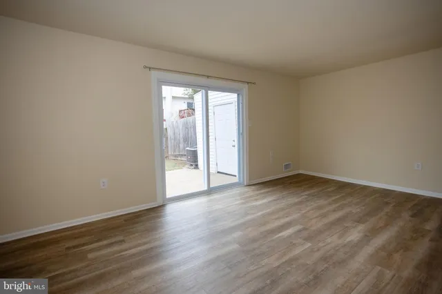 $2,442 | 8343 Irongate Way, Manassas, VA 20109