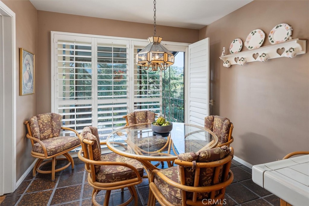 3342 Dunsmere Road Glendale, CA 91206 - Photo 13 of 39