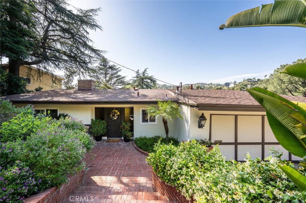 3342 Dunsmere Road Glendale, CA 91206 - Photo 2 of 39