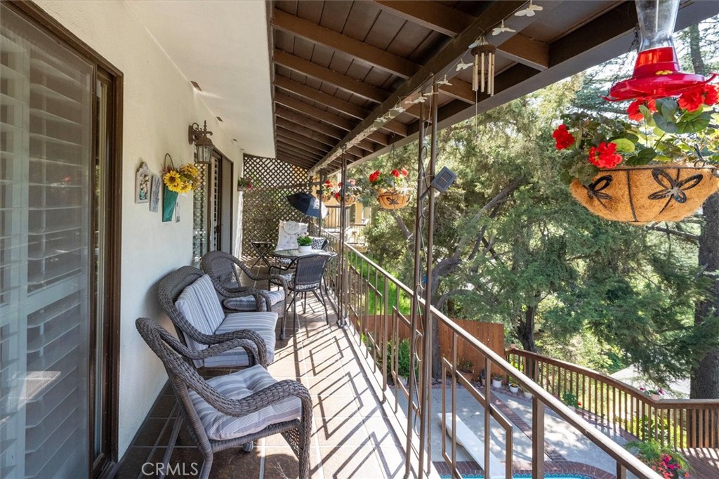 3342 Dunsmere Road Glendale, CA 91206 - Photo 8 of 39