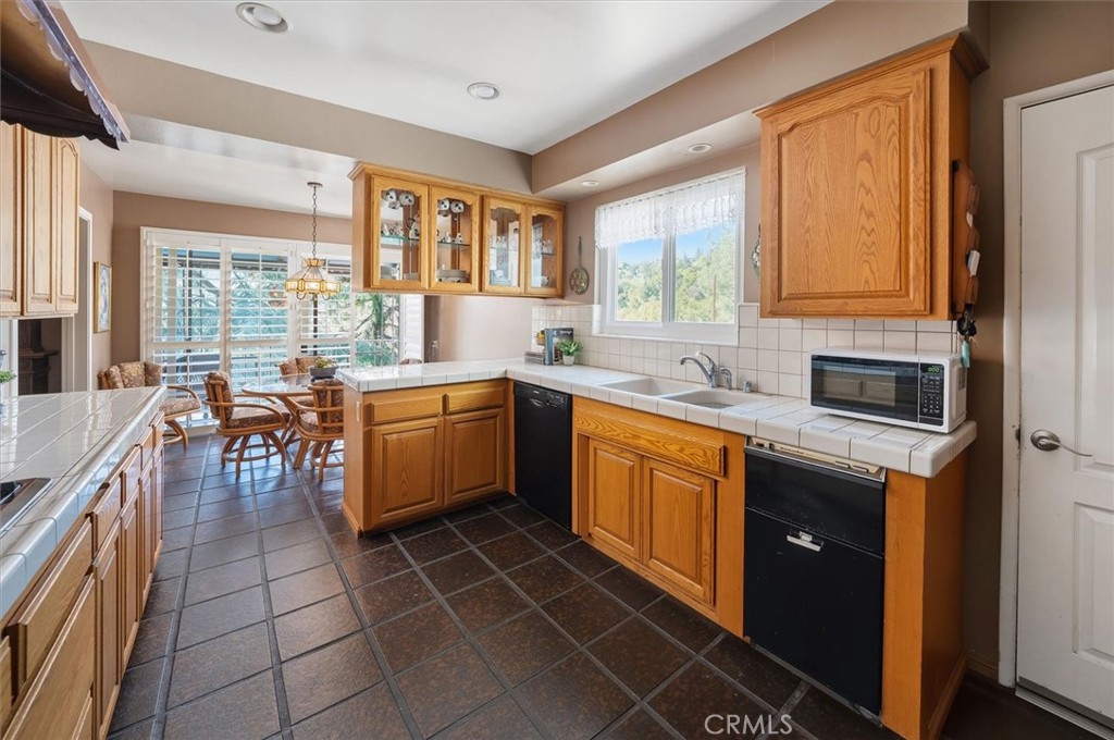 3342 Dunsmere Road Glendale, CA 91206 - Photo 10 of 39