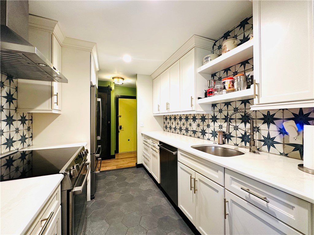 349 Main Road, Unit 202 Tiverton, RI 02878 - Photo 5 of 26